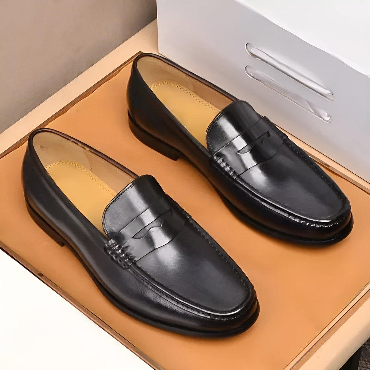 Heren Instappers met Klassiek Penny Strap Detail Moccasin Teenontwerp Zakelijk Comfort Loafers Leer Schoenen | Sulvida
