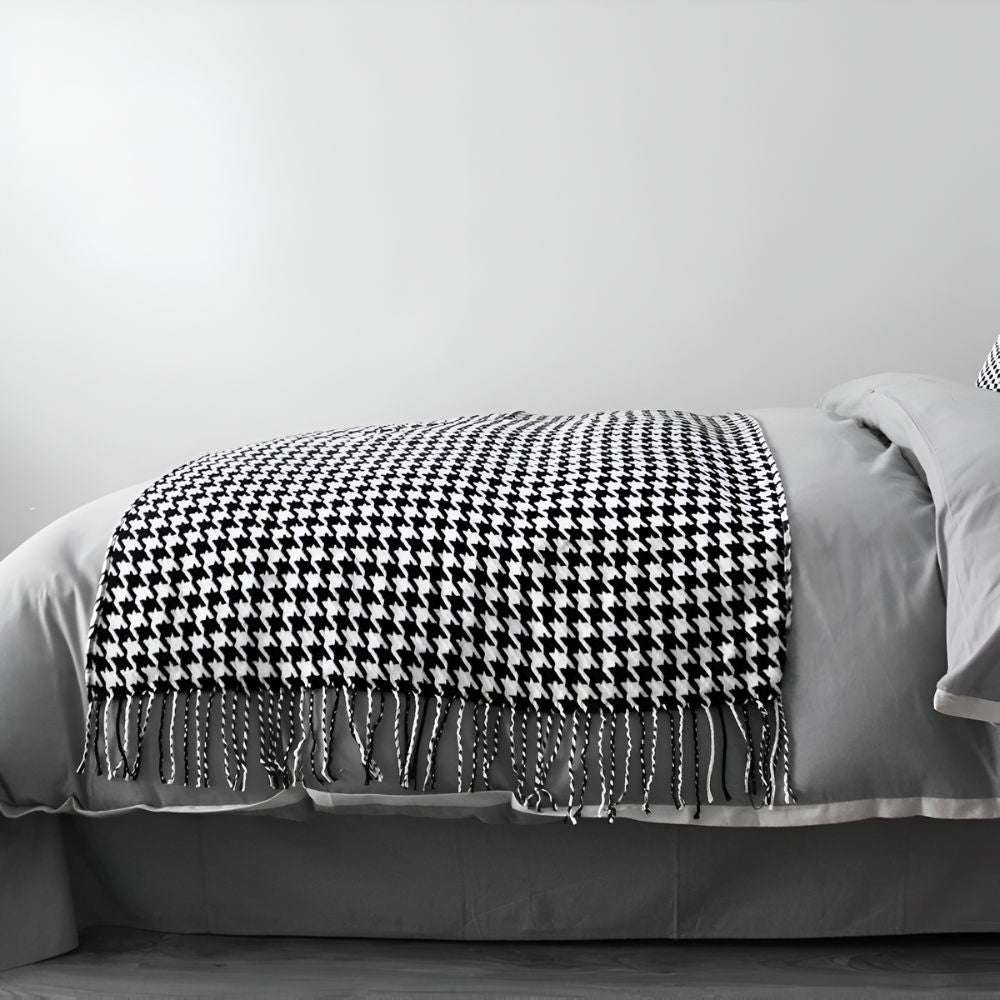 Wollen plaid zwart-wit pied-de-poule met kwasten tijdloos klassiek warm zacht voor bank bed woonkamer | Sulvida