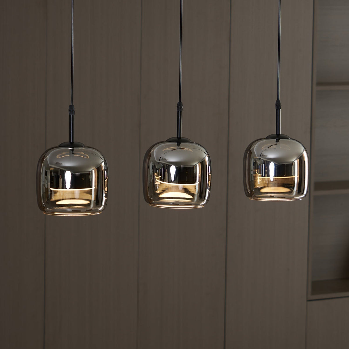 Rookgrijze glazen hanglamp met dimfunctie voor woonkamer eetkamer en slaapkamer industriële sfeerverlichting | Sulvida