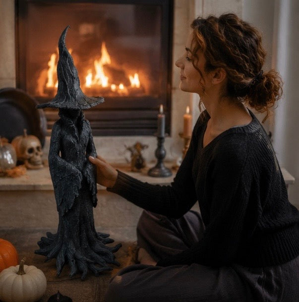 Heksen Beeldje Hars Zwart Gothic Tovenares – Mystieke Decoratie Halloween Interieur Sfeervolle Woonkamer | Sulvida