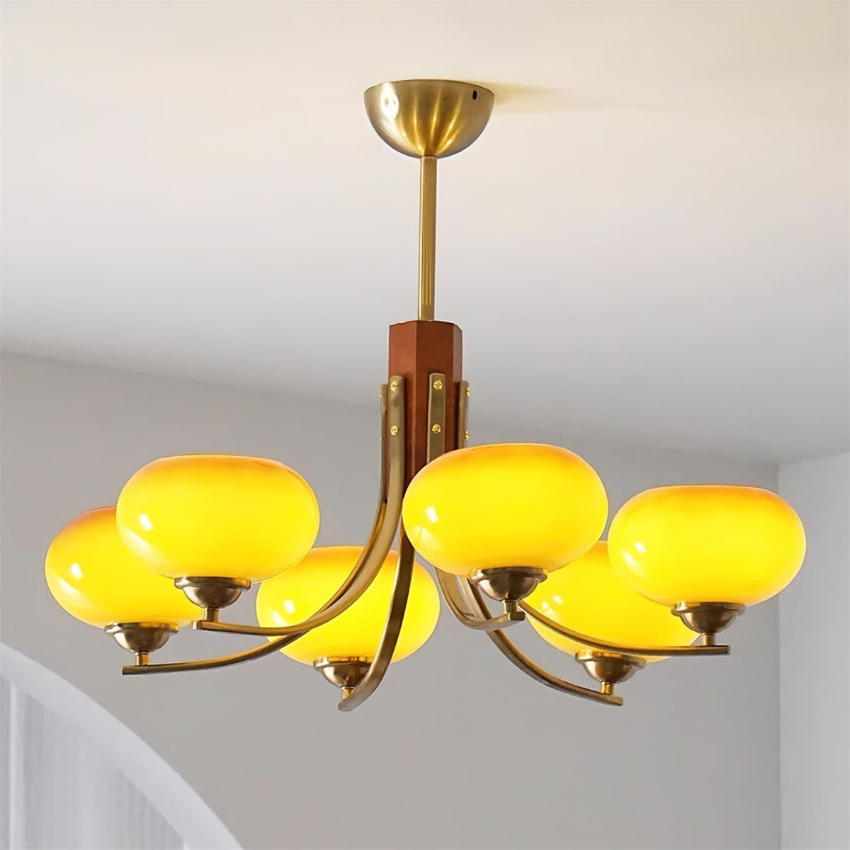 Glazen Bolkroonluchter met 6 Lichtpunten Ambertint Hanglamp Woonkamer Eetkamer Modern Koperen Armatuur | Sulvida