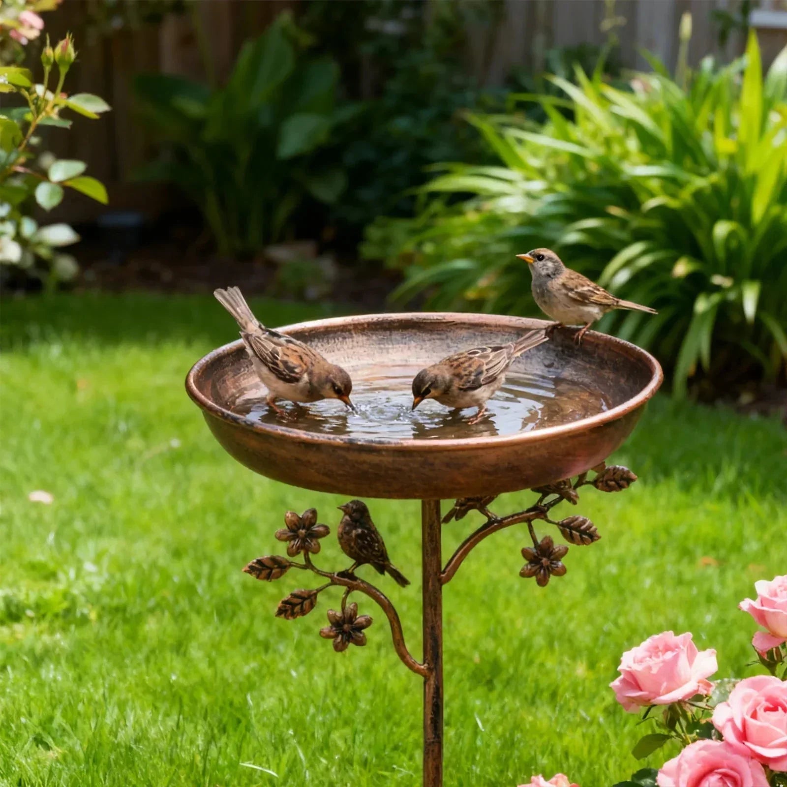 Decoratieve Vogelbadschaal met Stevige Grondstang voor Tuin | Metalen Tuinornament met Waterschaal | Sulvida
