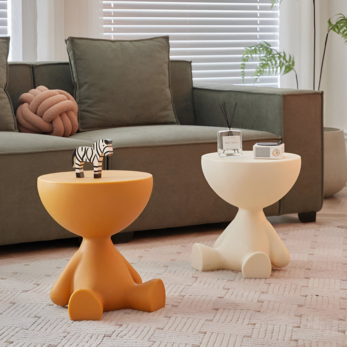 Runder luxuriöser Beistelltisch, 37×41 cm, weißer Kunststoff, modernes Design, stabiler Standfuß für Wohnzimmer und Schlafzimmer | Sulvida