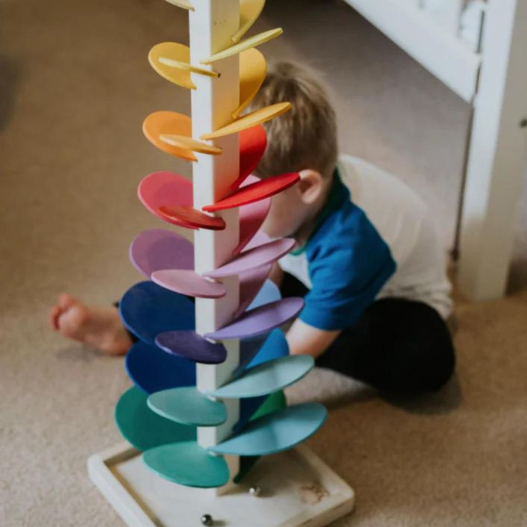 Houten Regenboog Knikkerbaan met Geluid 71cm – Educatief Montessori Speelgoed voor Kinderen met Kleur- en Geluidservaring | Sulvida