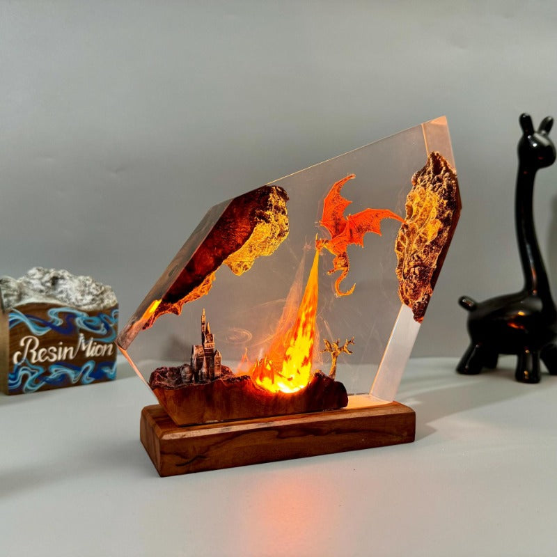 Draak Tafellamp met Vuureffect – Handgemaakte Hars Fantasy Verlichting Decoratief Sfeerlicht 14-21cm | Sulvida