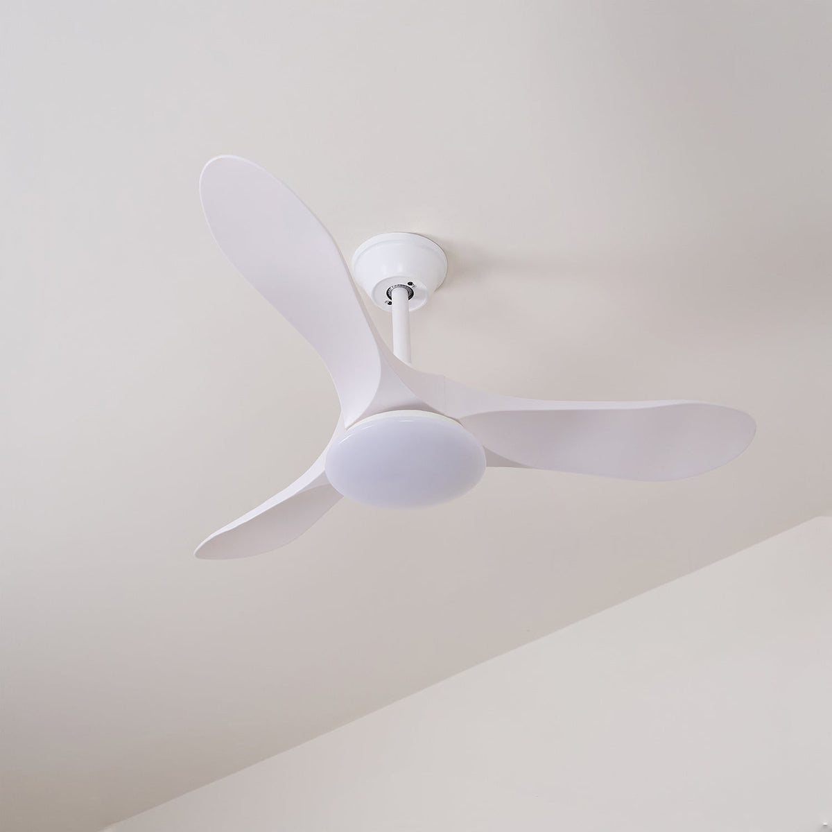 Plafondventilator met Verlichting Houten Bladen 106-132cm Afstandsbediening 6 Snelheden Stil Energiezuinig | Sulvida