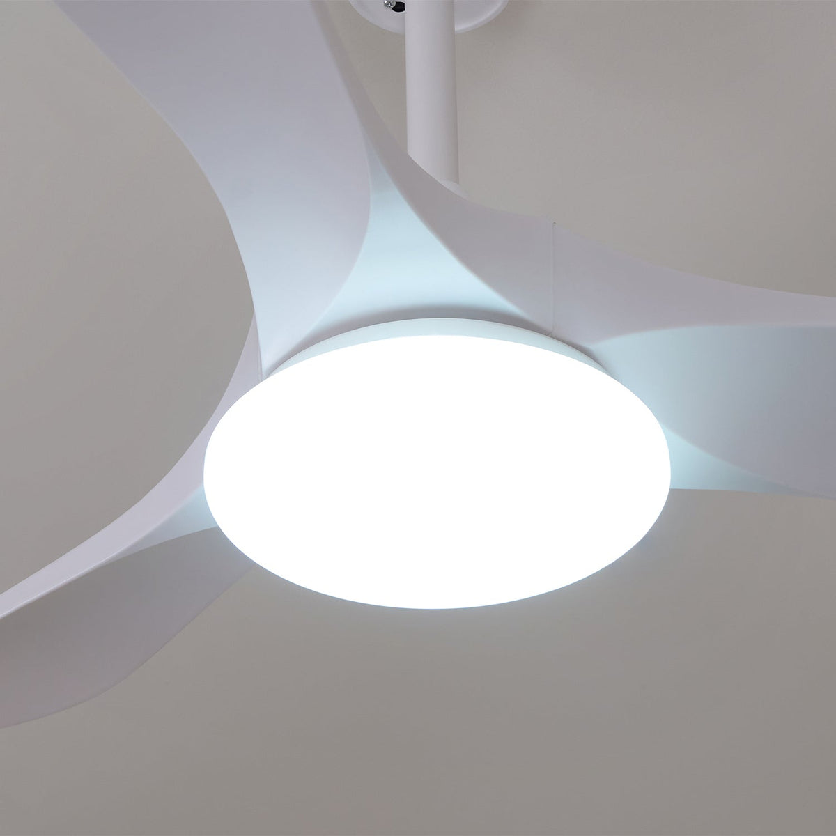 Plafondventilator met Verlichting Houten Bladen 106-132cm Afstandsbediening 6 Snelheden Stil Energiezuinig | Sulvida