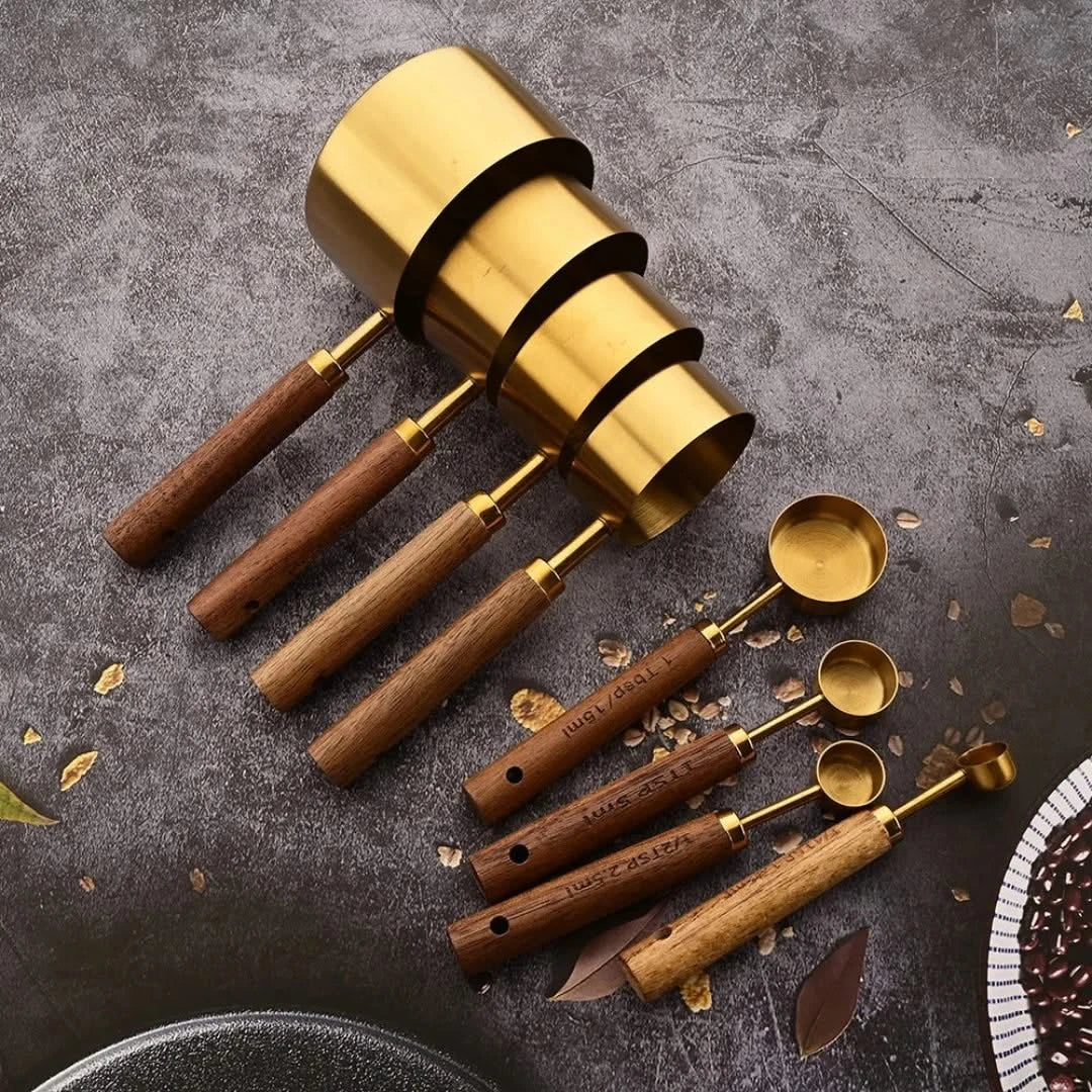 Edelstahl-Messlöffel-Set mit Holzgriff – 3-teiliges Küchenmesswerkzeug in Schwarz, Gold und Silber | Sulvida