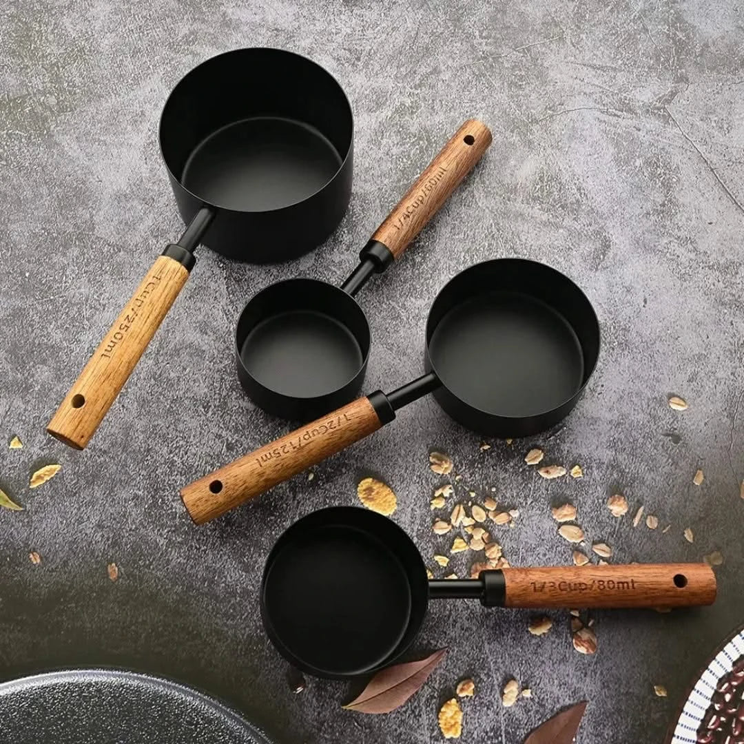 Edelstahl-Messlöffel-Set mit Holzgriff – 3-teiliges Küchenmesswerkzeug in Schwarz, Gold und Silber | Sulvida