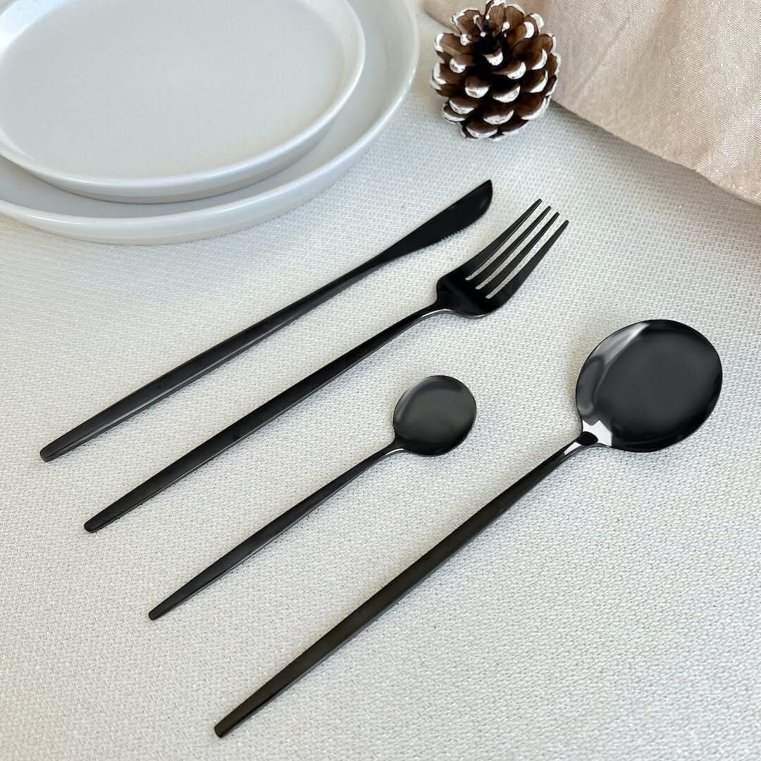 Modern Bestekset Zwart 4-delig Luxe RVS Messen Vorken Lepels Stijlvol Design voor Dagelijks en Feestelijk Tafelen | Sulvida