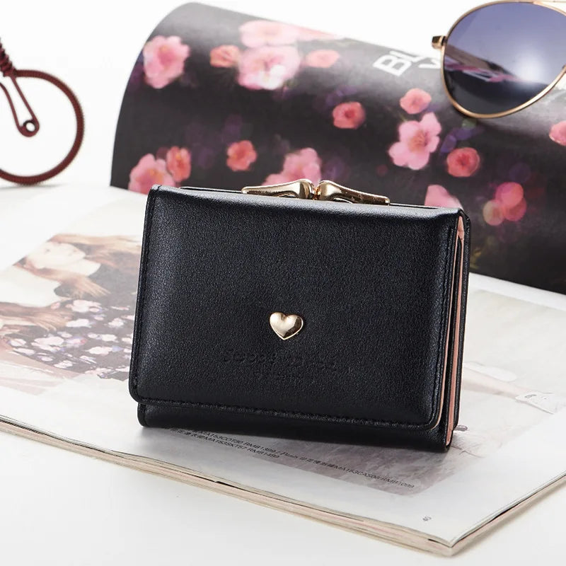 Portefeuille compact pliant avec compartiment à pièces et détail en forme de cœur - Portefeuille pratique pour femme - Design élégant | Sulvida