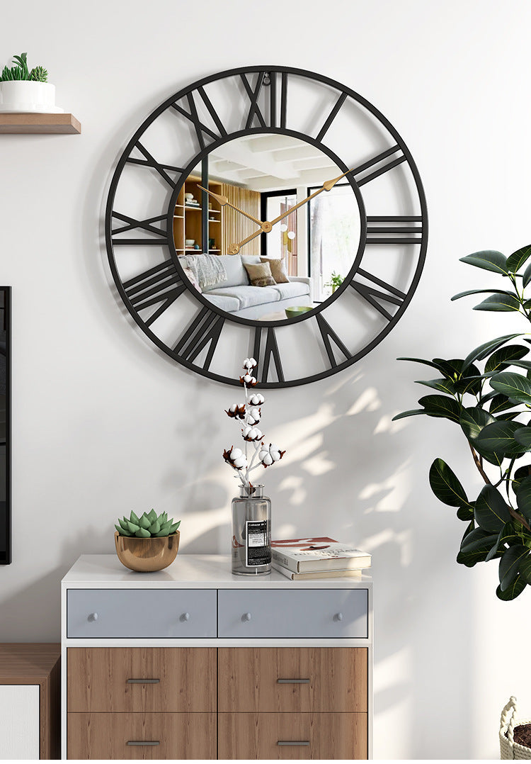 Vintage Metalen Wandklok met Spiegelaccenten Ø39cm Goud Zwart Industrieel Design Retro Woonkamer Decoratie | Sulvida