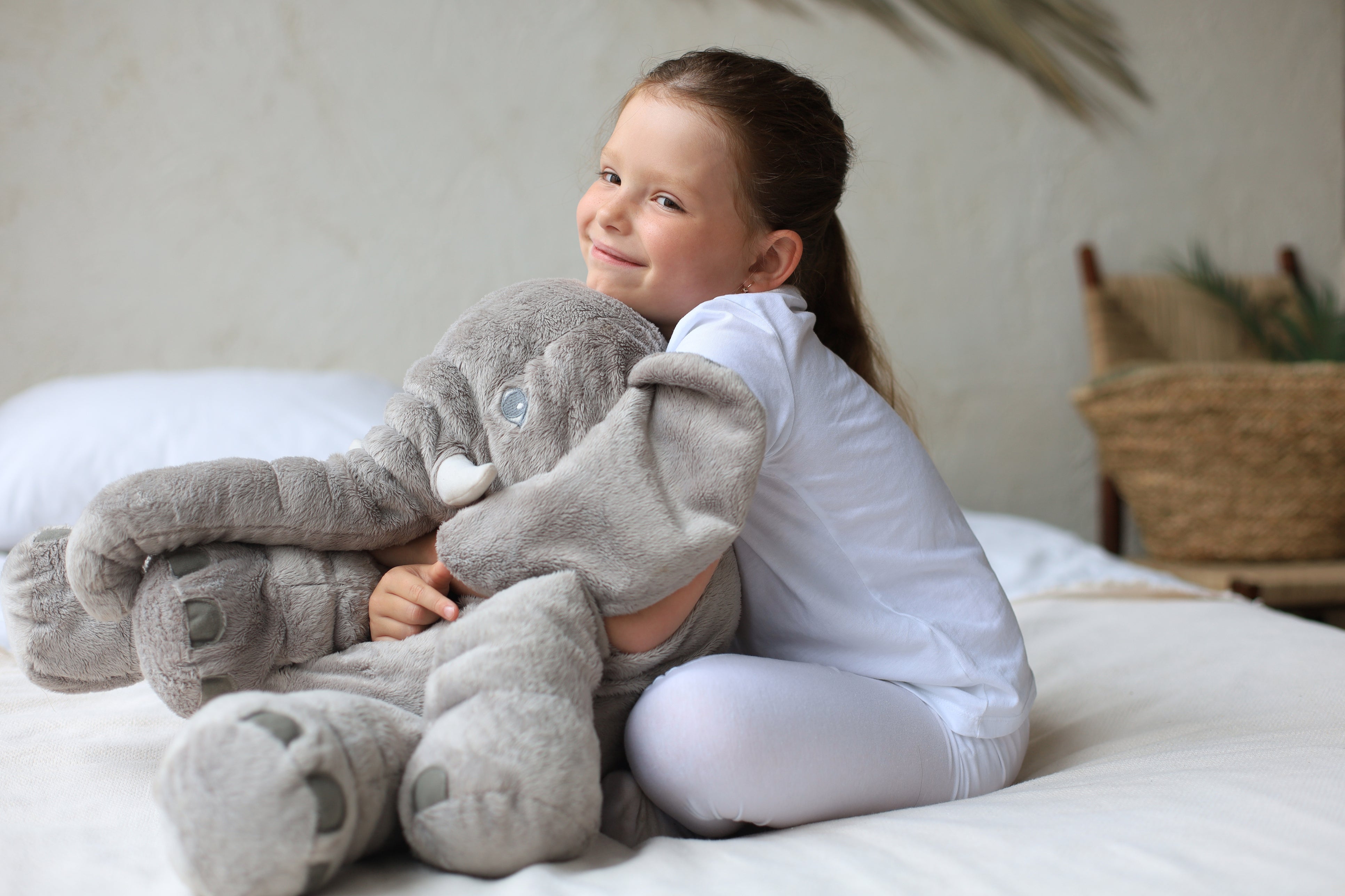 Zachte Olifant Knuffel Kussen voor Kinderen – Comfortabel Speelkussen in Grijs Blauw Roze Paars Geel – Verkrijgbaar in 40 cm en 60 cm Afmetingen | Sulvida