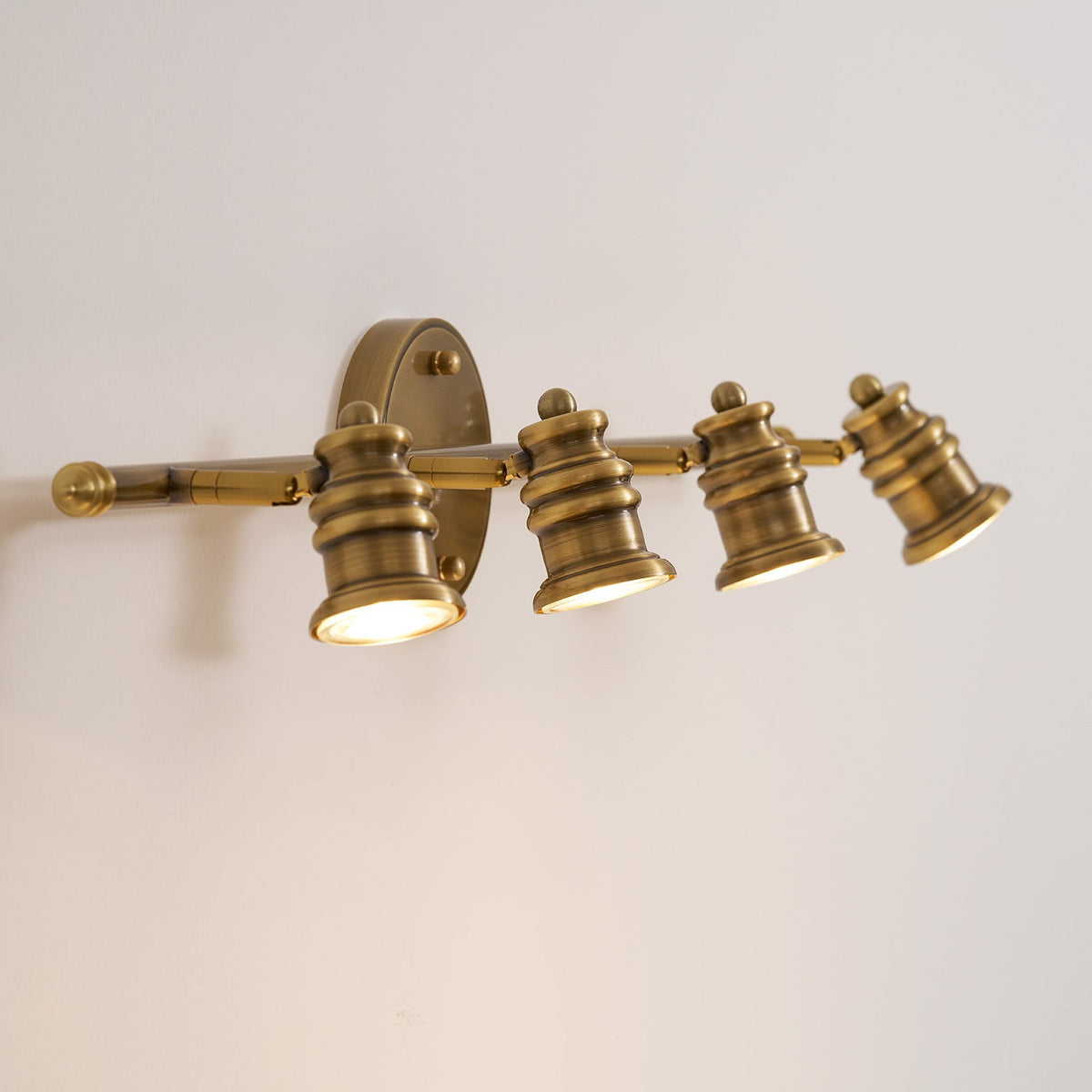 Messing Wandlamp met Verstelbare Spots Brons Vintage Spotverlichting Hal Woonkamer Eetkamer Zwenkbaar | Sulvida