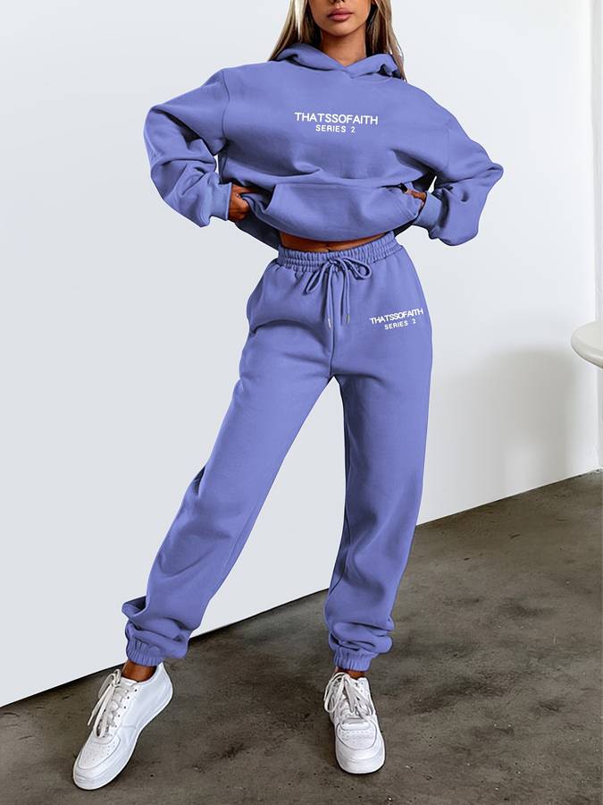 Ensemble de jogging décontracté deux pièces avec pantalon et haut assortis pour se détendre à la maison et sortir faire du sport | Sulvida
