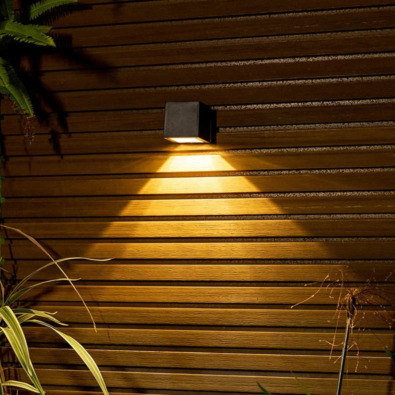 Vierkante Solar Buitenlamp voor Muur met LED Verlichting | Waterdicht IP65 Wandlamp Tuin Terras 8x8 cm | Sulvida