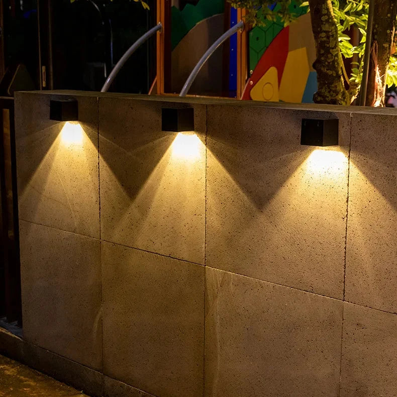 Vierkante Solar Buitenlamp voor Muur met LED Verlichting | Waterdicht IP65 Wandlamp Tuin Terras 8x8 cm | Sulvida