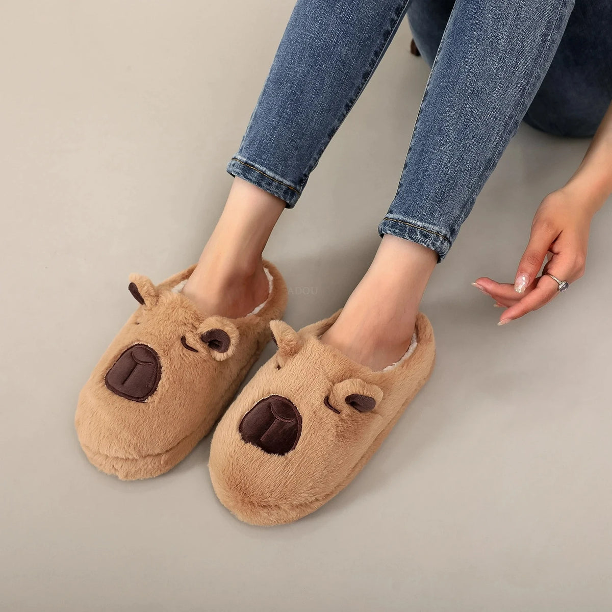 Pluche Huispantoffels met Capybara Print Bruin Warm Binnenslippers Unisex Lichtgewicht Comfortabel Winter Thuis | Sulvida