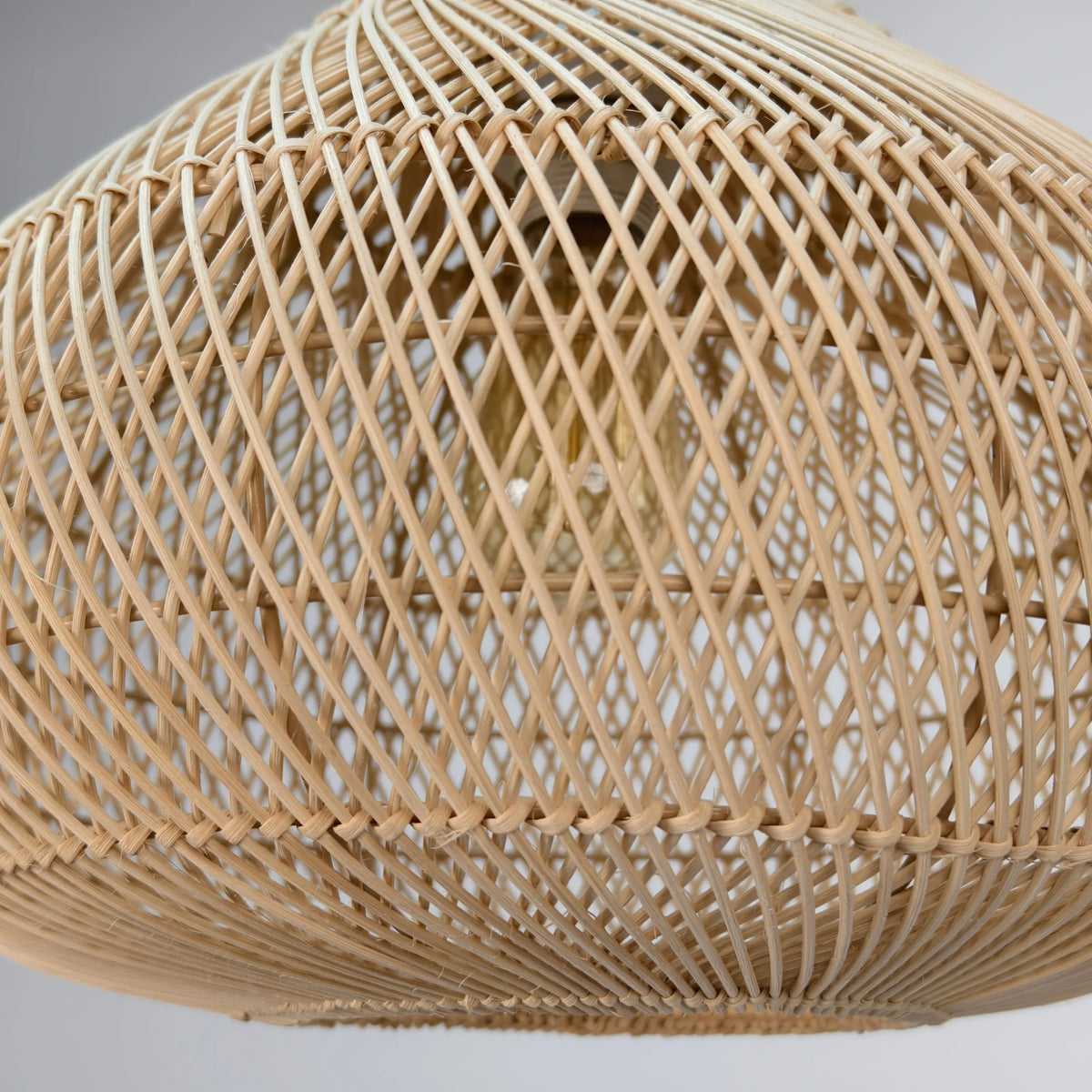 Gevlochten rotan hanglamp met verstelbare kabel natuurlijk woonlichtarmatuur sfeervol bohemian design | Sulvida