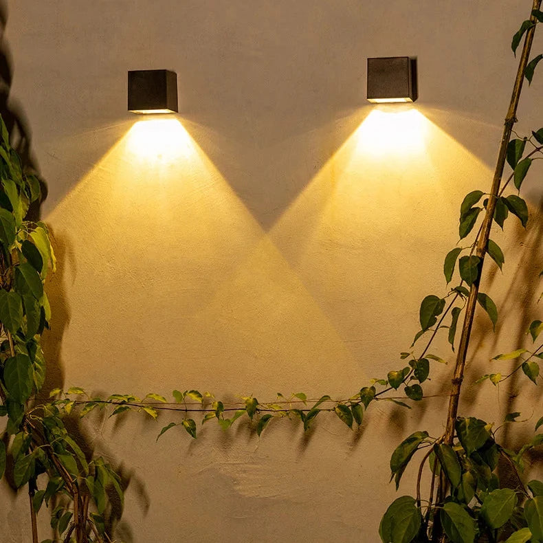 Vierkante Solar Buitenlamp voor Muur met LED Verlichting | Waterdicht IP65 Wandlamp Tuin Terras 8x8 cm | Sulvida