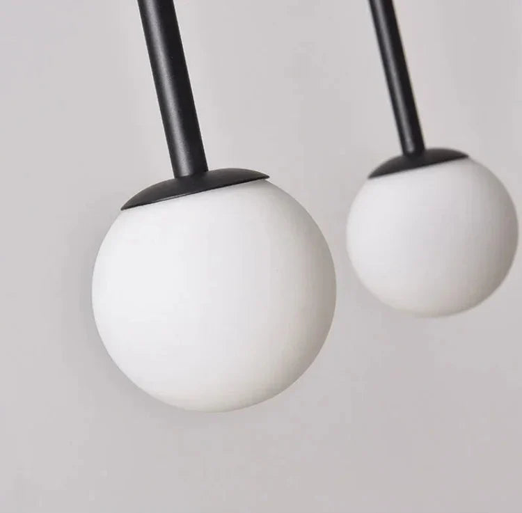 Kroonluchter met Glazen Bollen Geborsteld Metaal Goud Zwart Rood Scandinavisch Design Woonkamer Eetkamer | Sulvida