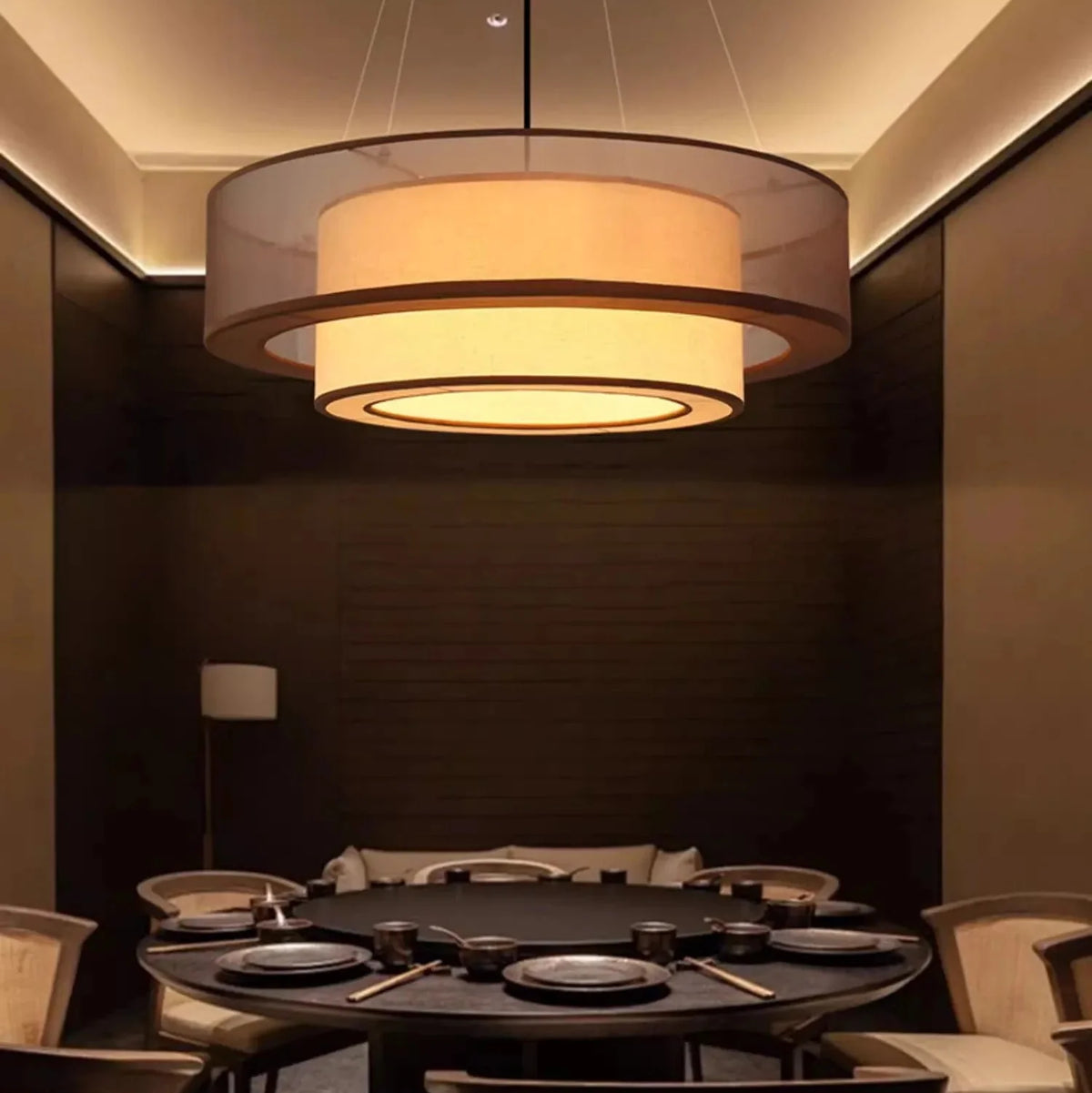 Gelaagde cilindervormige hanglamp met stoffen kap 50-80 cm voor eetkamer woonkamer en modern interieur | Sulvida