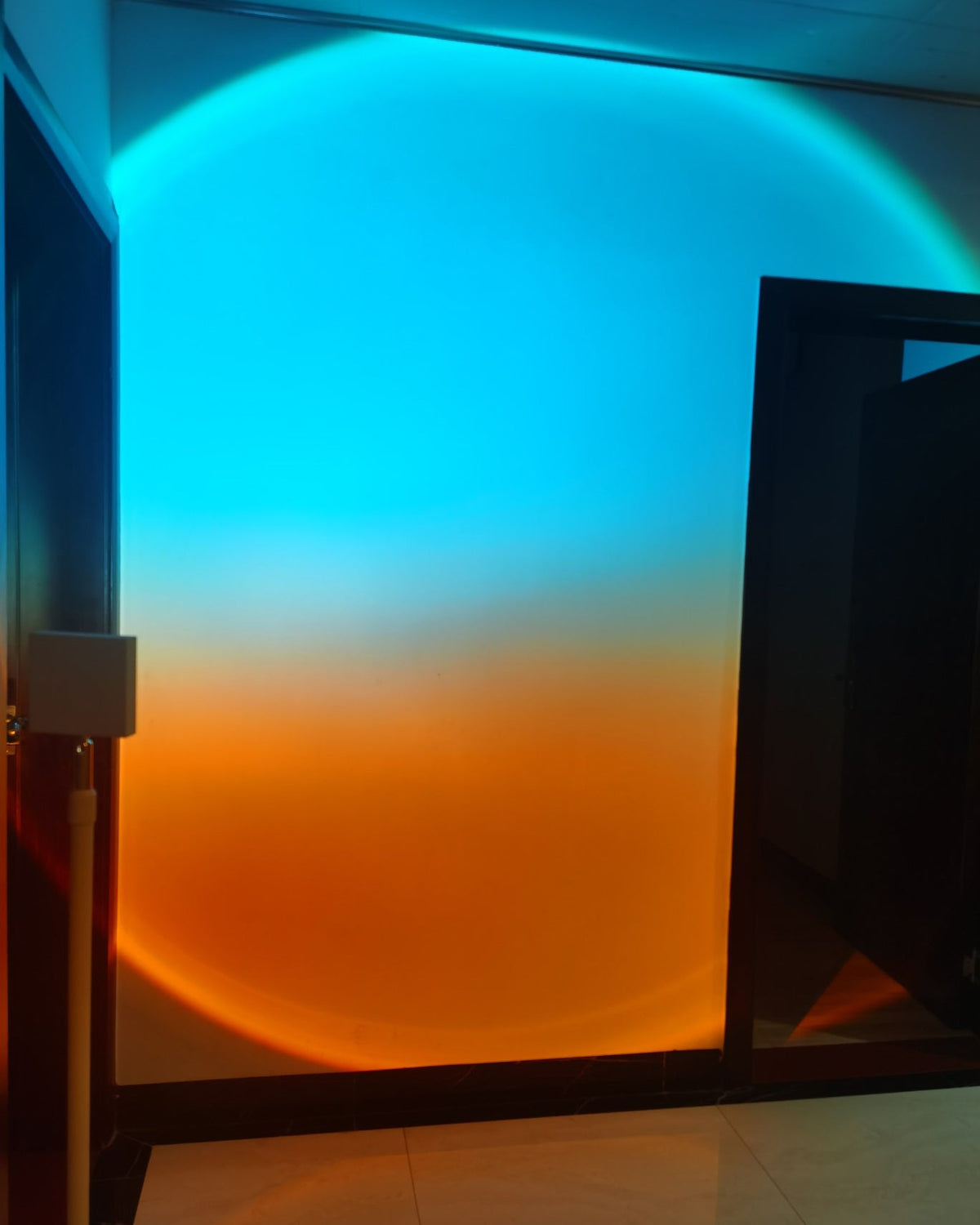 LED Staande Lamp met Halo Projectie Zwart Aluminium 180cm Sfeerverlichting voor Woonkamer Studio Modern Minimalistisch | Sulvida