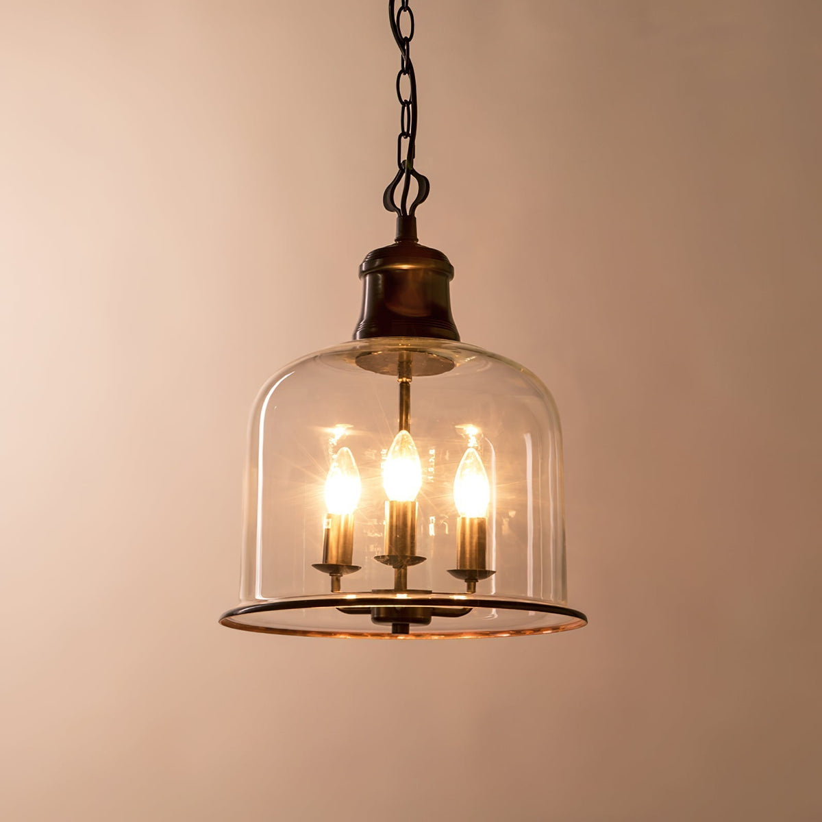 Hanglamp met glazen kap en metalen accenten voor eetkamer keuken hal woonkamer sfeervolle verlichting | Sulvida