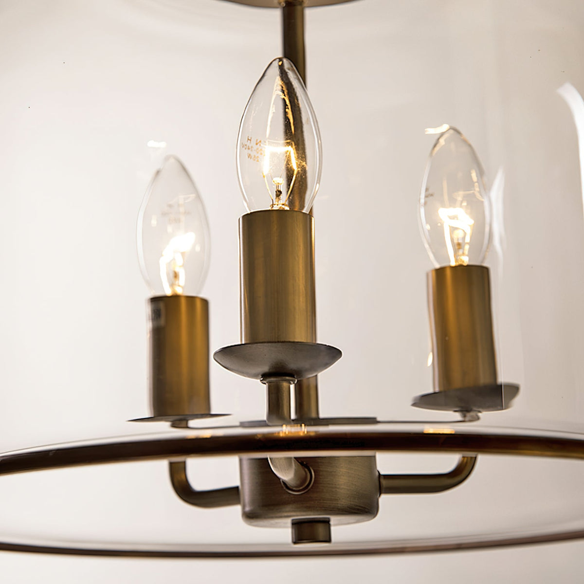 Hanglamp met glazen kap en metalen accenten voor eetkamer keuken hal woonkamer sfeervolle verlichting | Sulvida