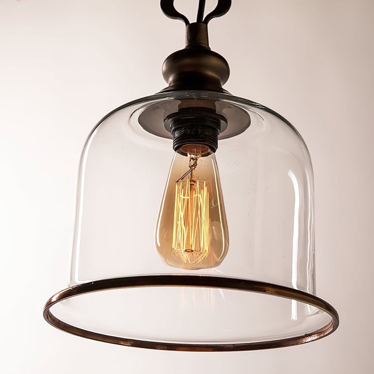 Hanglamp met glazen kap en metalen accenten voor eetkamer keuken hal woonkamer sfeervolle verlichting | Sulvida