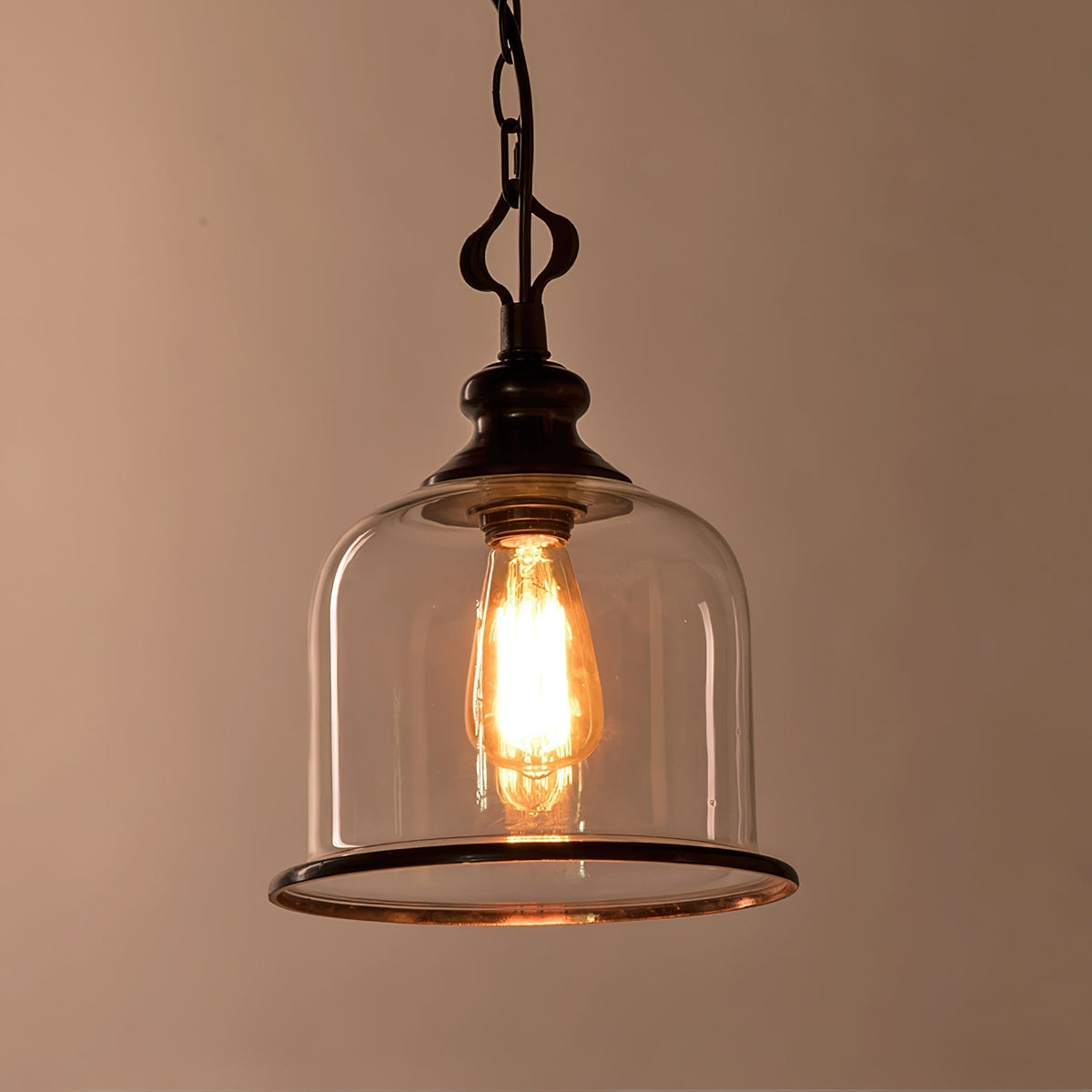 Hanglamp met glazen kap en metalen accenten voor eetkamer keuken hal woonkamer sfeervolle verlichting | Sulvida