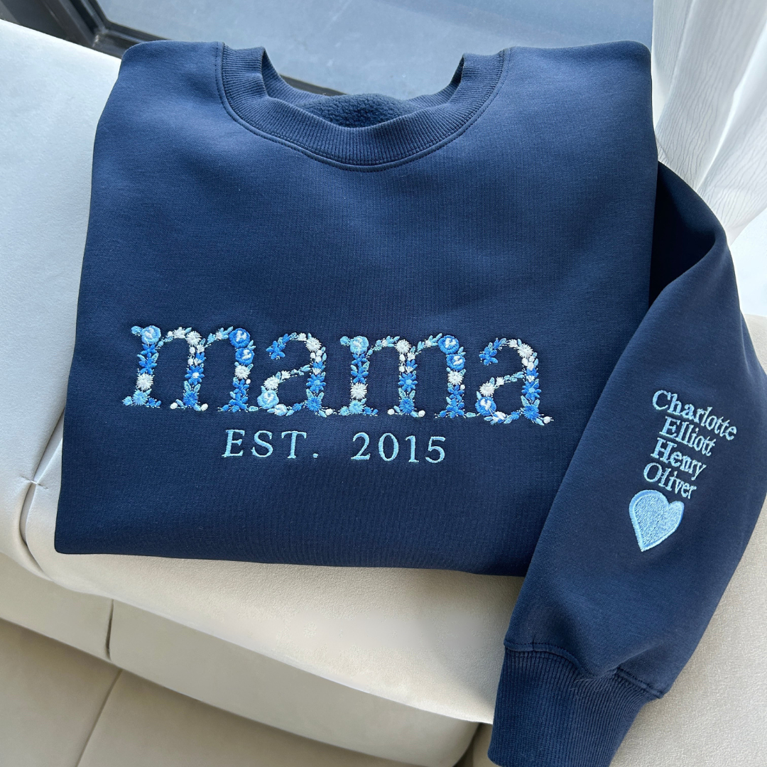Gepersonaliseerde sweater met naam en jaartal bloemenborduurwerk moeder mama oma cadeau unisex trui bloemen | Sulvida