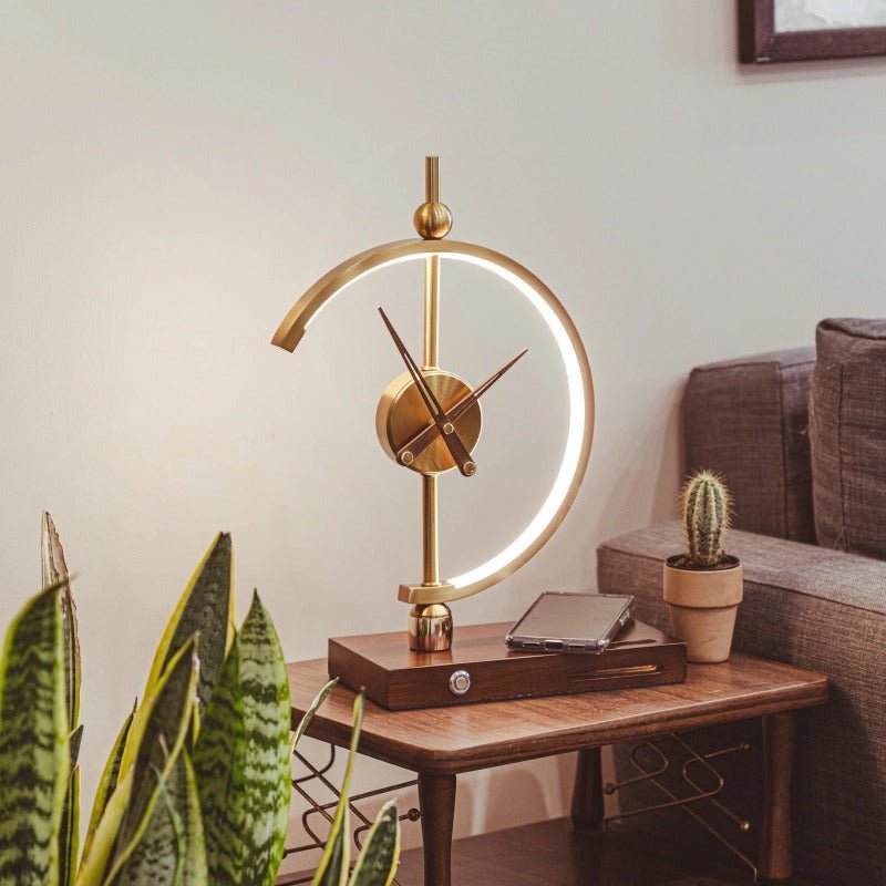 Draadloze Oplaadlamp met Klok Hout Metaal Warm en Koel Wit Tafellamp Dimbaar LED Verlichting Modern Design | Sulvida