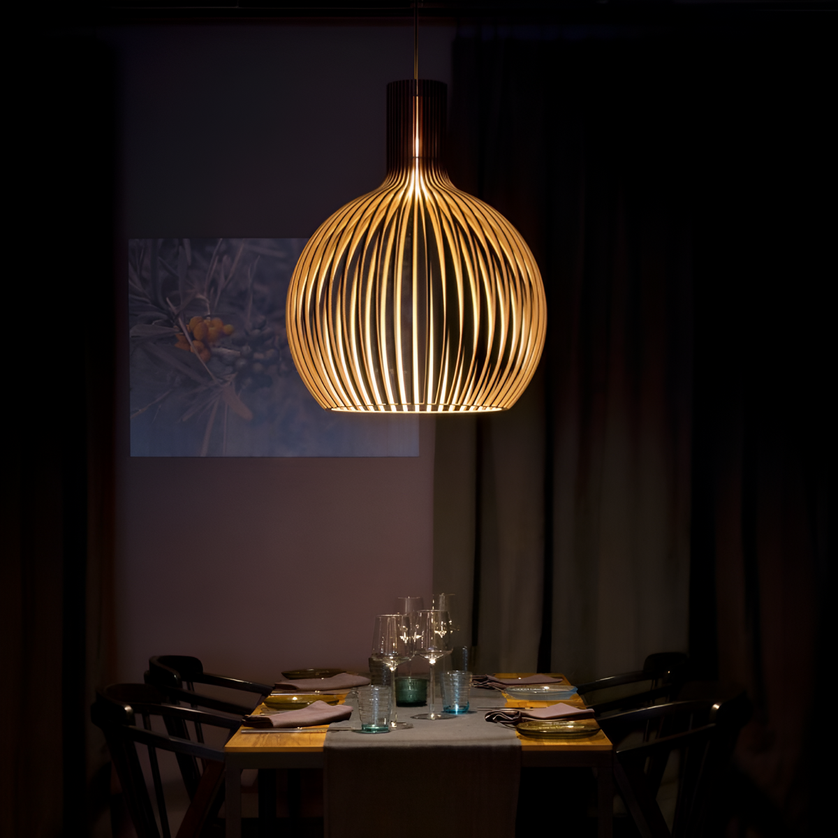 Houten hanglamp met gelaagde lamellen voor warme sfeerverlichting woonkamer eetkamer slaapkamer modern design | Sulvida
