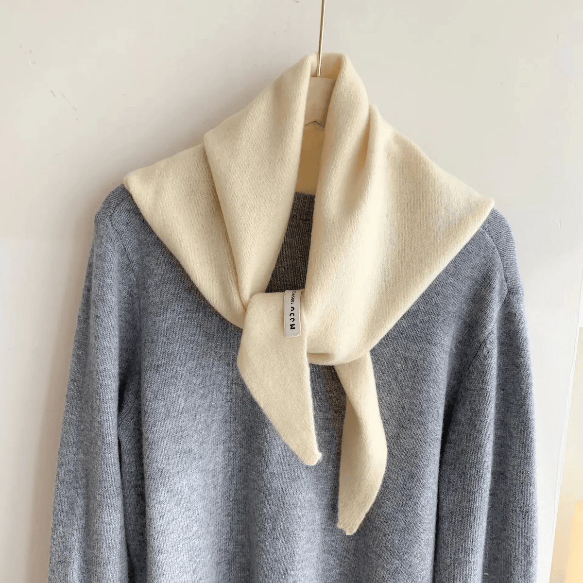 Driehoekige Gebreide Wollen Sjaal voor Dames – Warm Tijdloos Veelzijdig Omslagdoek Herfst Winter Stijlvol | Sulvida
