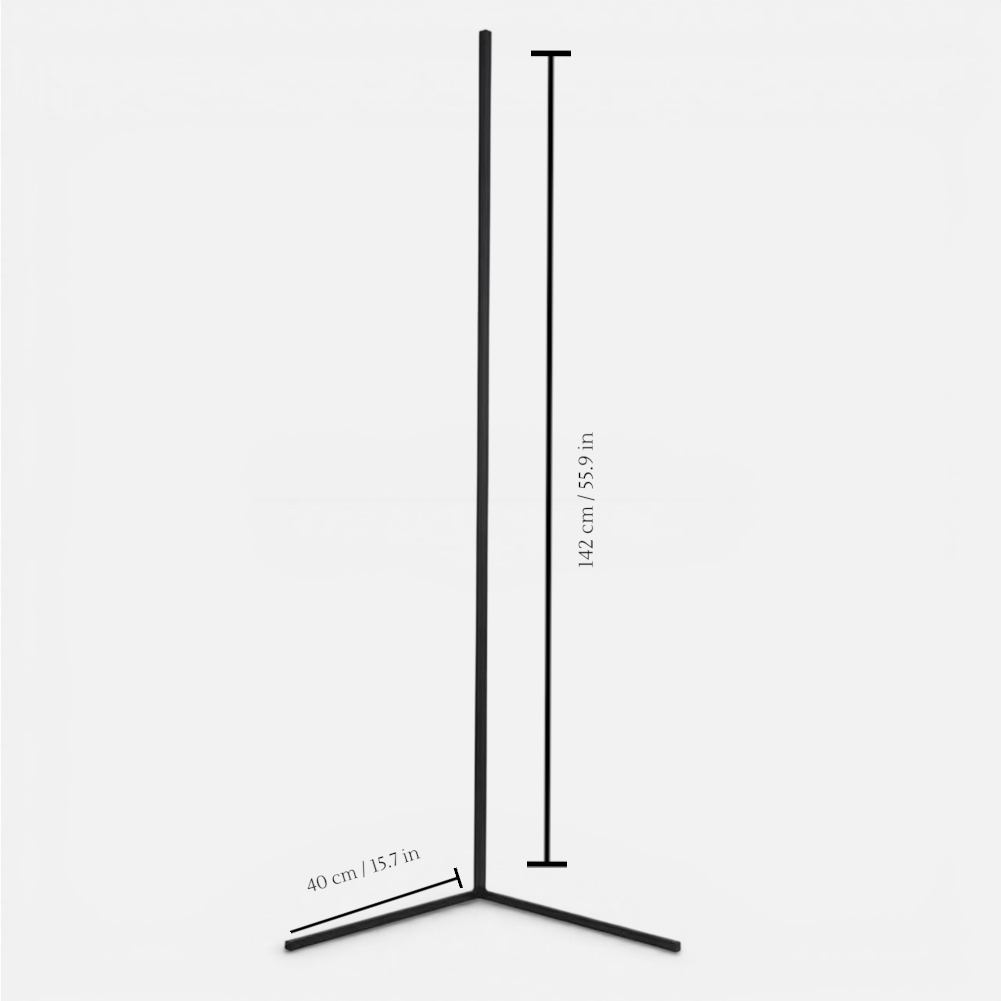 Dimbare LED staande hoeklamp met afstandsbediening 142cm aluminium zwart wit voor sfeervolle woonkamer verlichting | Sulvida