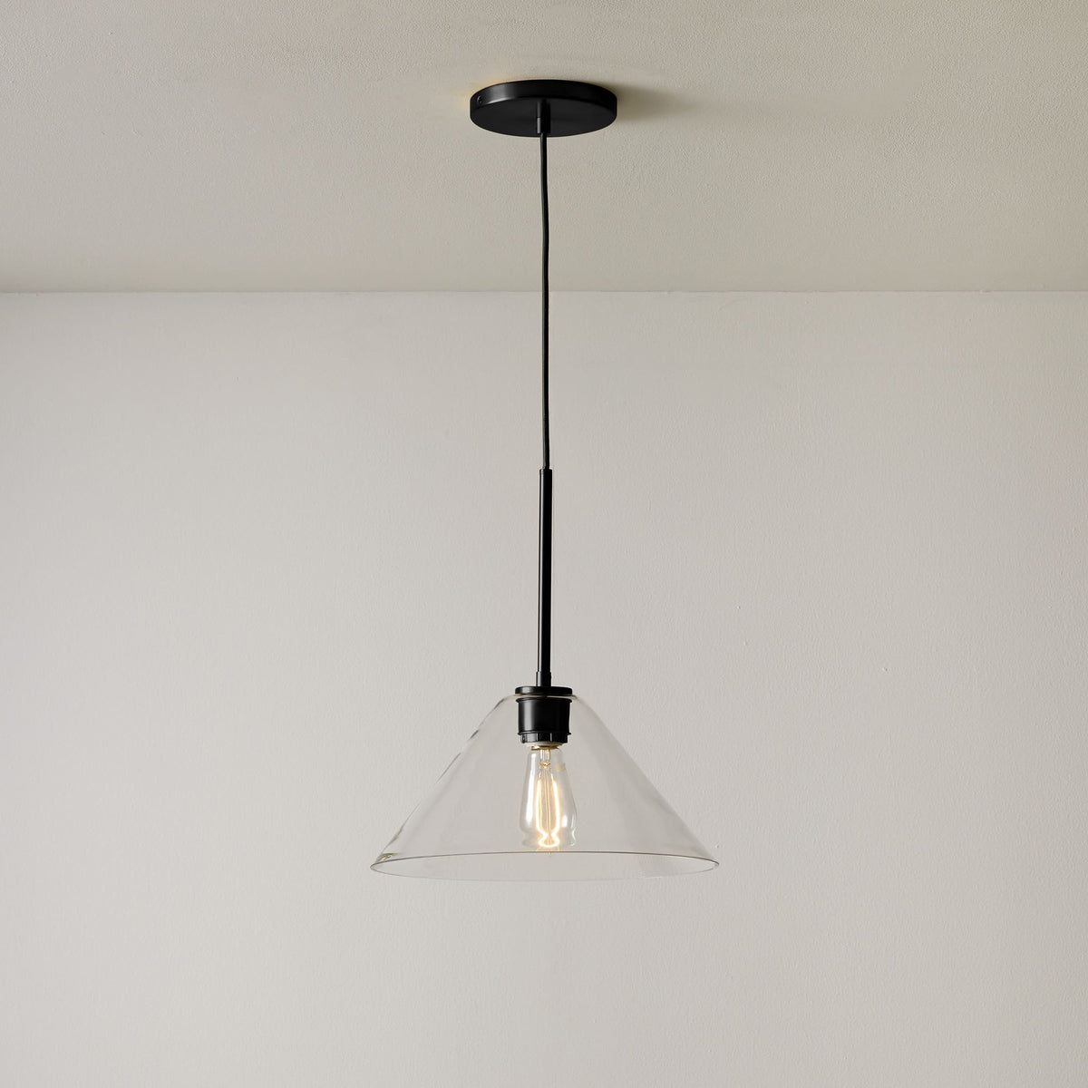Glazen Hanglamp Kegelvorm voor Keuken Eetkamer Woonkamer Industriële Stijl Metalen Armatuur Designverlichting | Sulvida