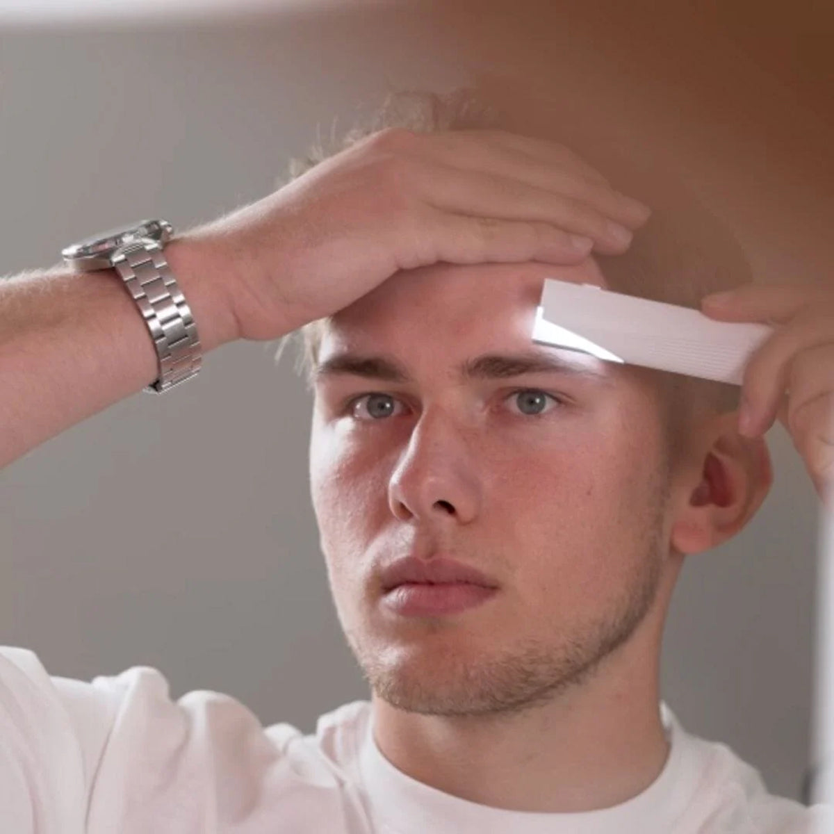 Appareil de dermaplaning sonique avec éclairage LED pour le visage et les sourcils | 3 vitesses, soin du visage | Sulvida