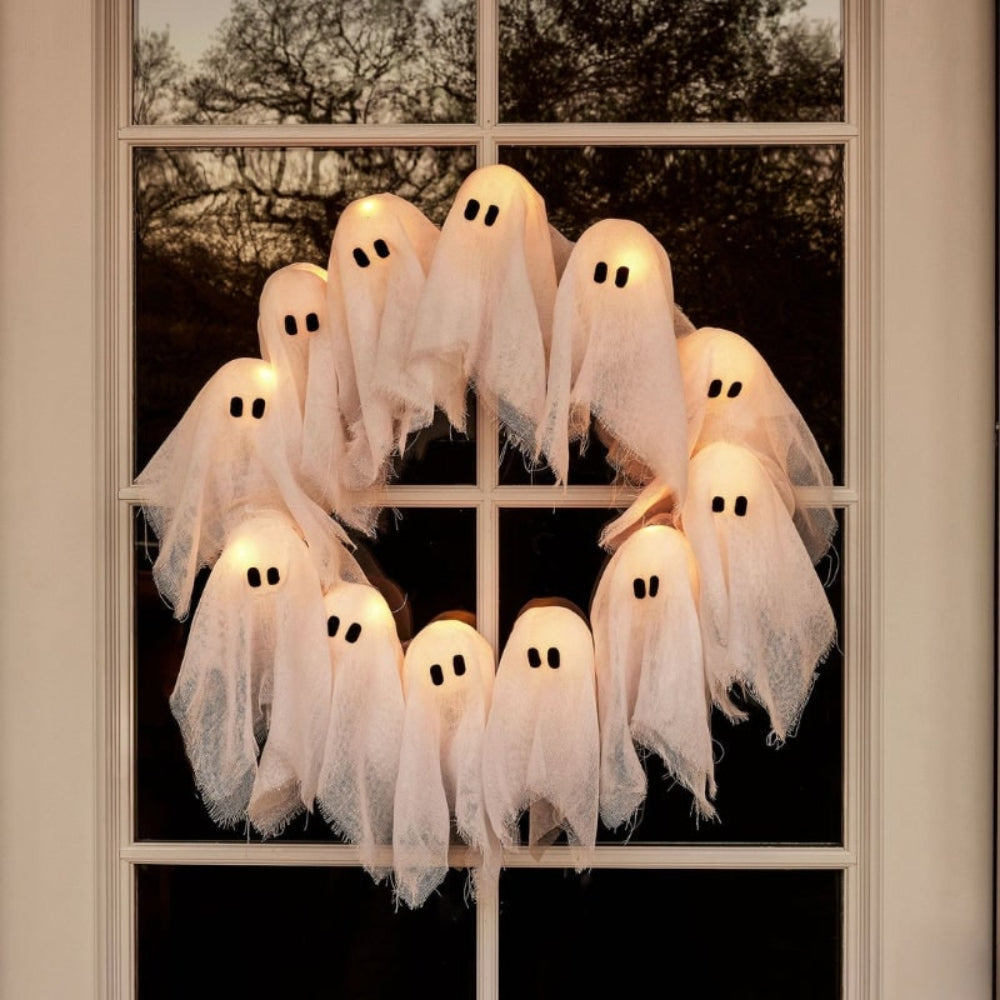Halloween Spookjeskrans met 12 Verlichte Geesten en Gaas – Sfeervolle Decoratiekrans voor Deur Muur Veranda | Sulvida