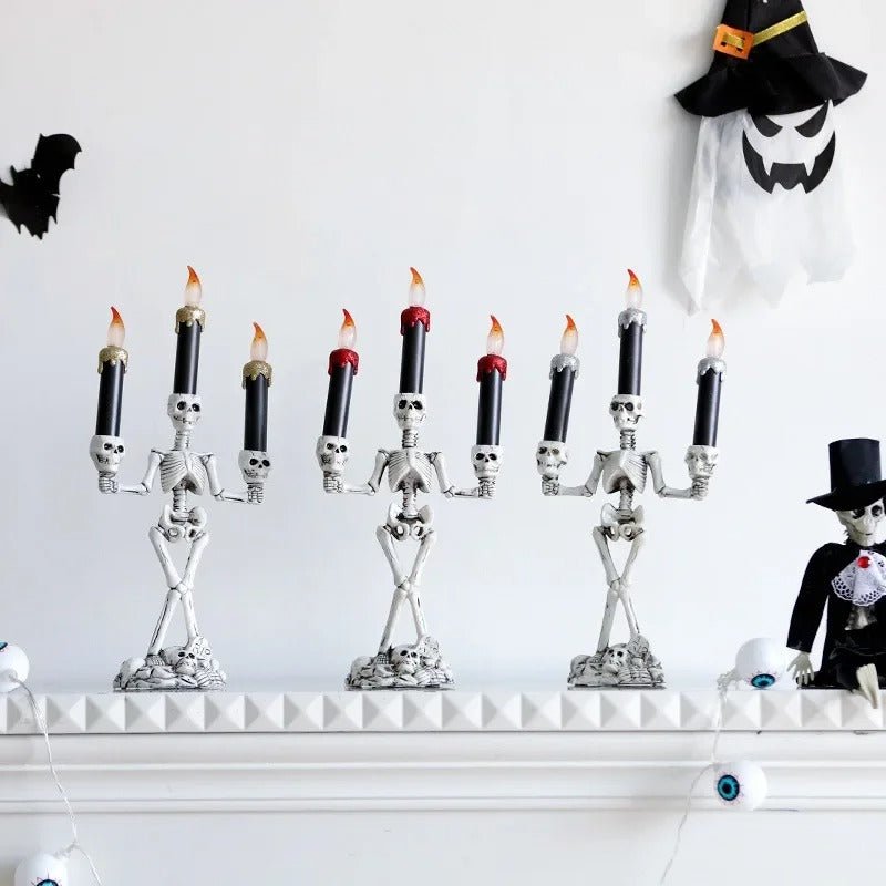 Gotische Schedel Kandelaar met LED-Verlichting Driekops Hars Decoratie Griezelig Sfeerlicht Halloween Tafel | Sulvida
