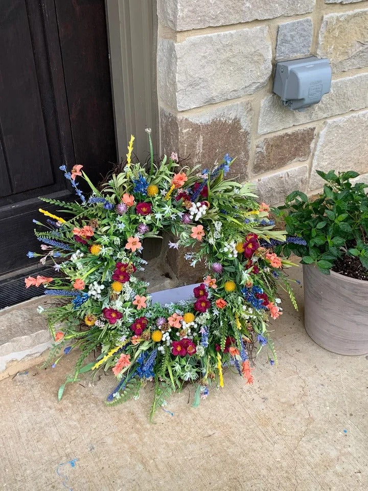 Krans met Zijden Bloemen & Eucalyptus Lente Zomer Decoratie 48 cm Deurkrans Wildflower Handgemaakt Bloemenkrans | Sulvida