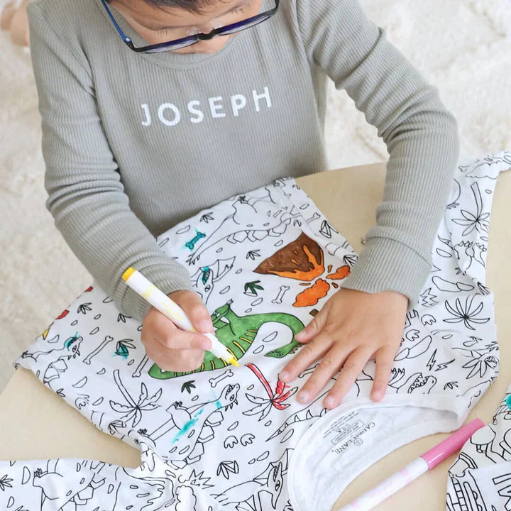 Inkleurbare Kinderpyjama met 12 Textielstiften Creatief Speelgoed Herbruikbaar Wasbaar Slaapkleding DIY Activiteit | Sulvida
