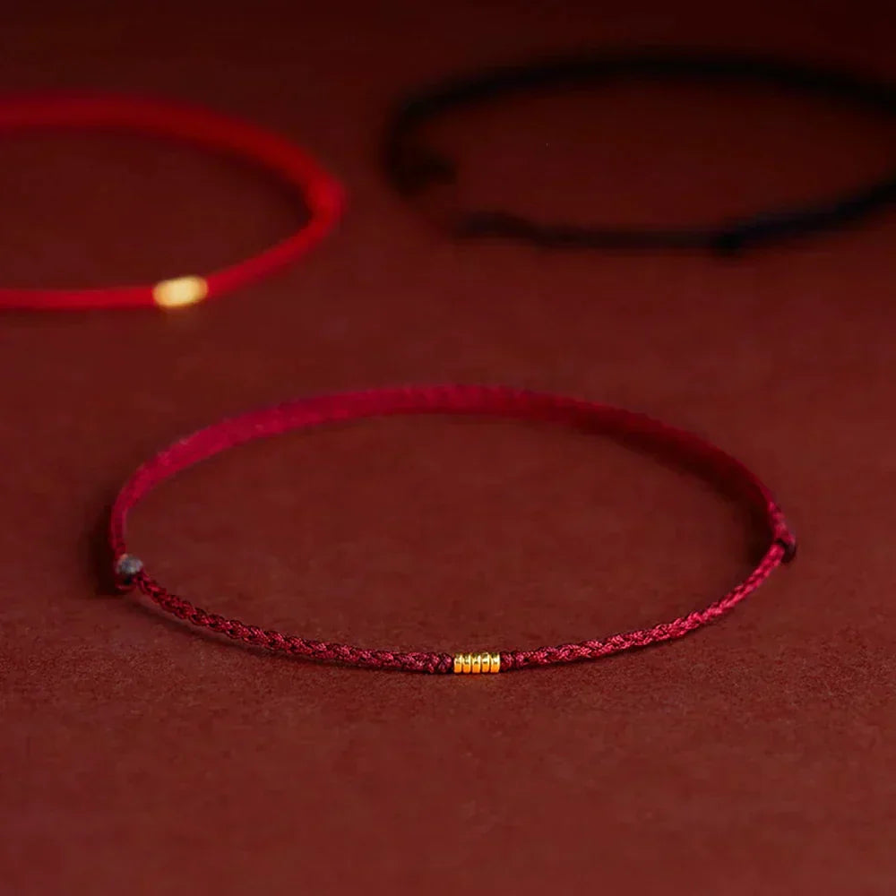 Spirituele Kralenarmband met Beschermingssymbool Rood Draad Verstelbaar Geluksarmband Handgemaakt Talisman | Sulvida