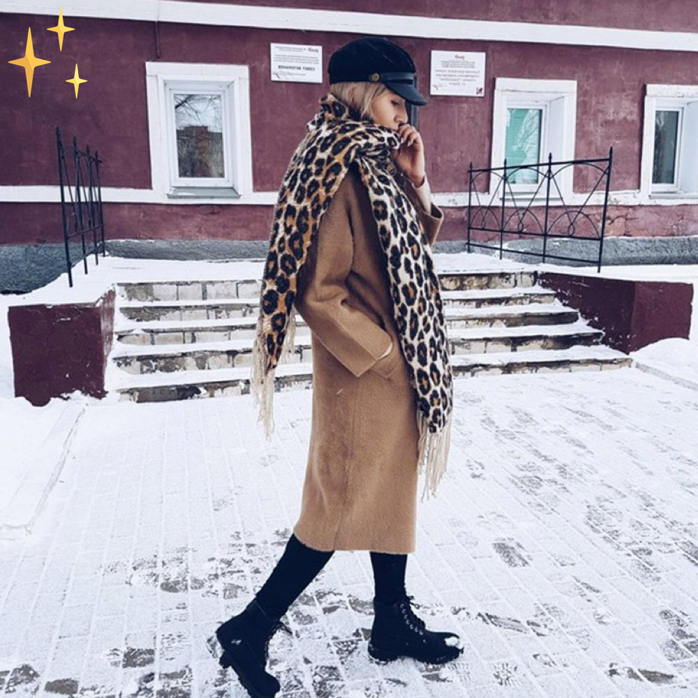 Gebreide Sjaal met Leopardprint – Warme Wintersjaal met Kwasten – Stijlvolle Luxe Damessjaal Accessoire | Sulvida