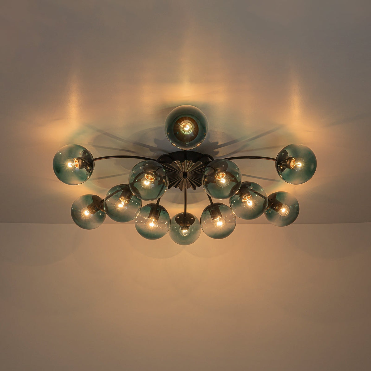 Plafondlamp 12 Lichtpunten Blauwe Glazen Bollen Verguld Sputnik Design Kroonluchter Luxe Woonkamer Interieur | Sulvida
