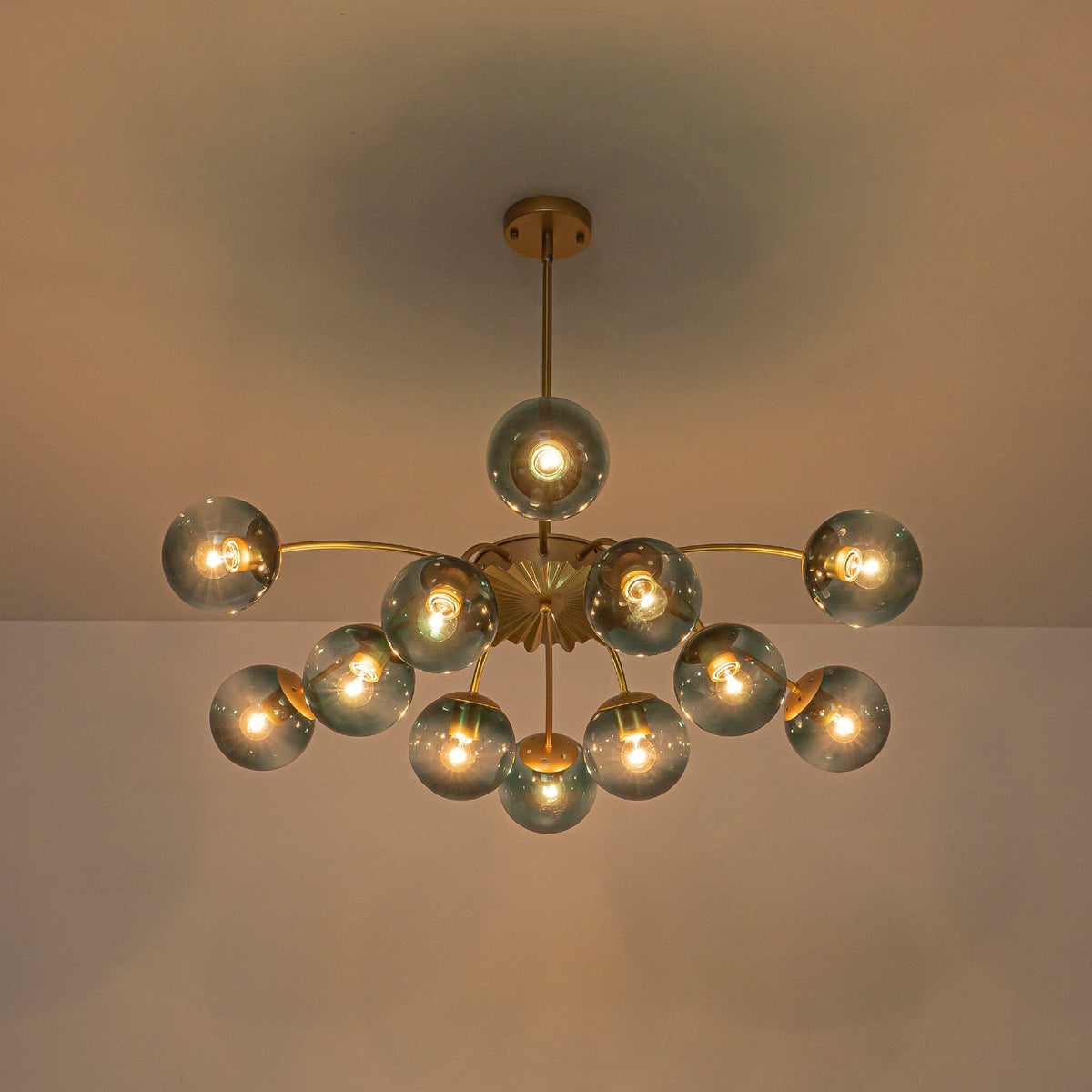 Plafondlamp 12 Lichtpunten Blauwe Glazen Bollen Verguld Sputnik Design Kroonluchter Luxe Woonkamer Interieur | Sulvida