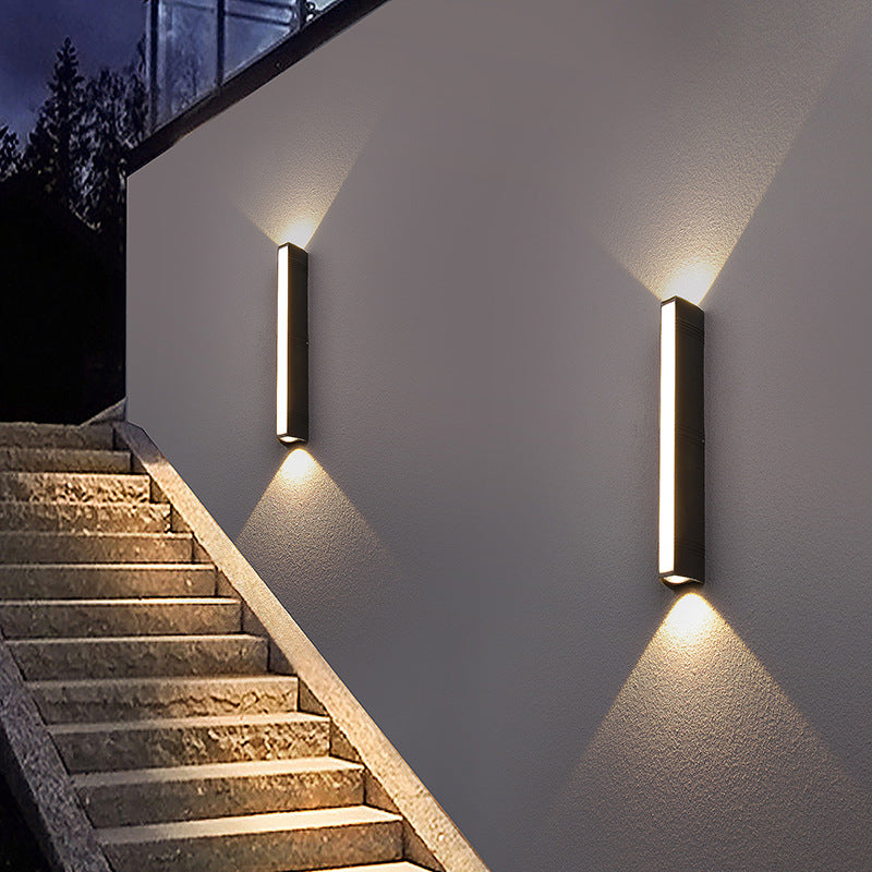 Moderne LED Buitenwandlamp Waterdicht Zwart voor Terras en Tuin Wandverlichting Strak Aluminium Design | Sulvida