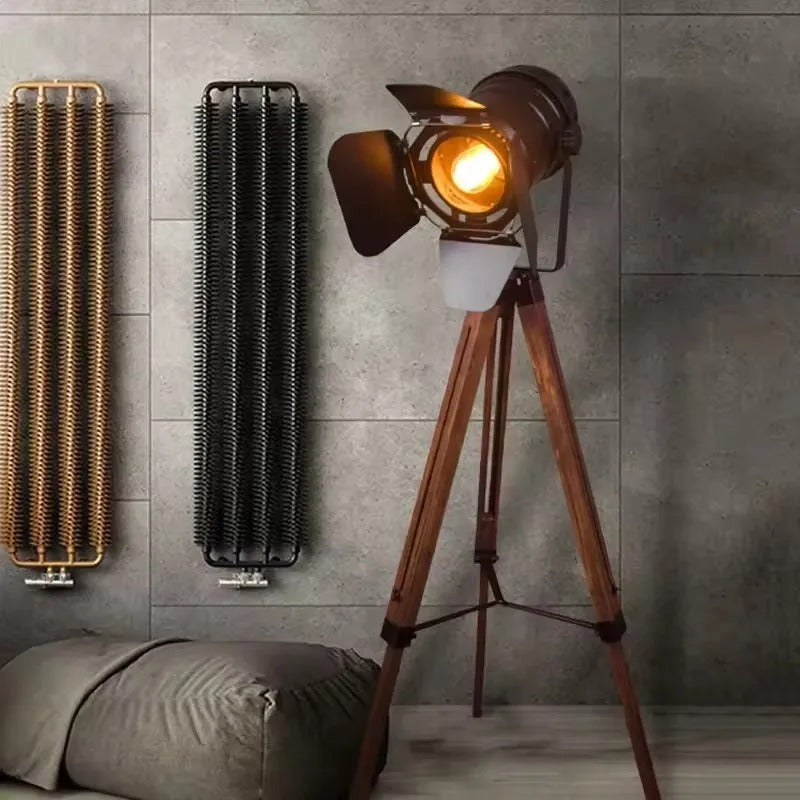 Statief Vloerlamp Vintage Metaal Hout Zwart Rood Industrieel Driepoot Staande Lamp Woonkamer Slaapkamer | Sulvida