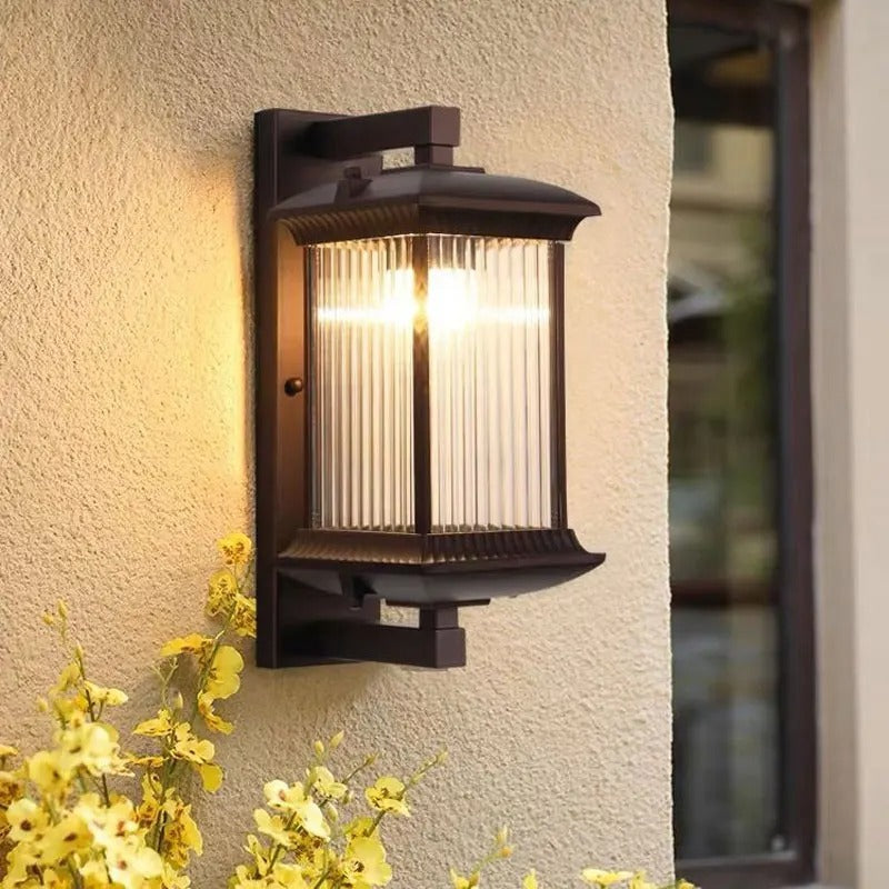 Geribbelde glazen buitenlamp metaal IP65 35 cm hoog voor terras tuin entree wandverlichting buitenmuur | Sulvida