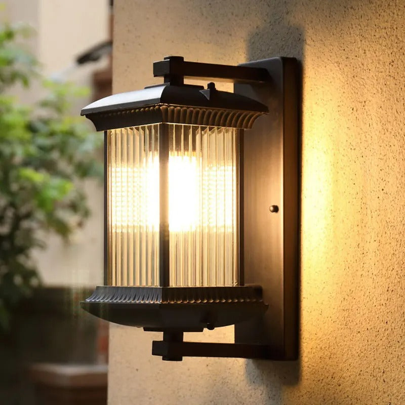 Geribbelde glazen buitenlamp metaal IP65 35 cm hoog voor terras tuin entree wandverlichting buitenmuur | Sulvida